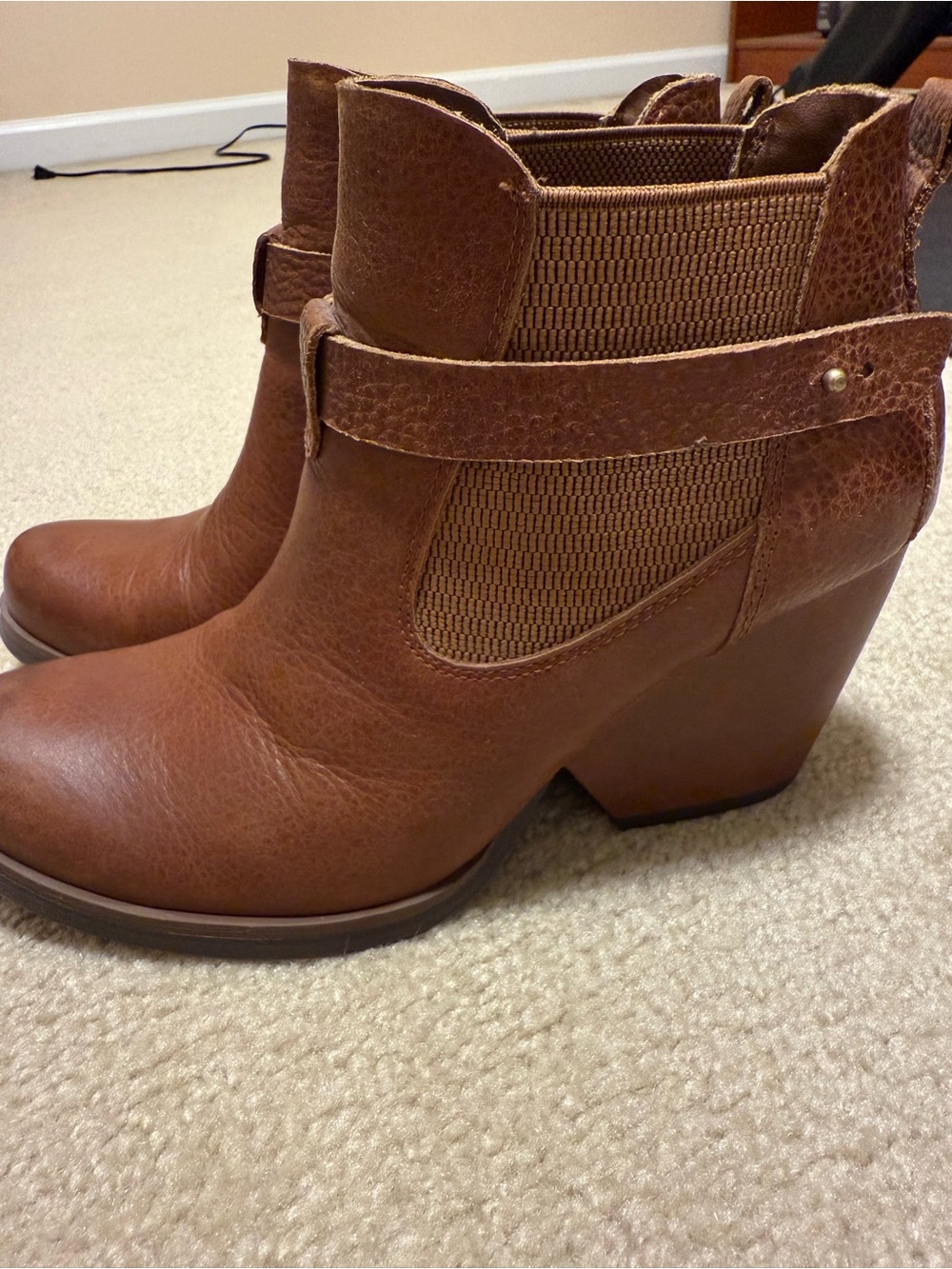 Korks Brown Leather Wedge Ankle Booties - Picture 4 of 8